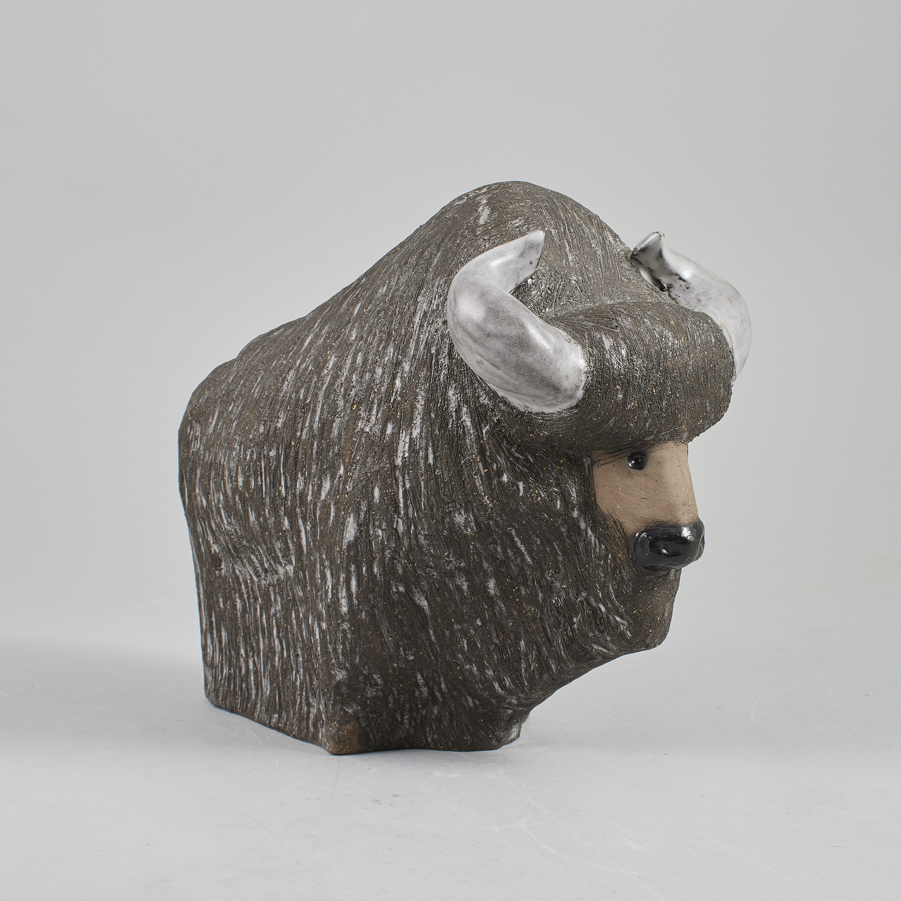 Skulptur, Bisonoxe, Upsala-Ekeby, Göran Andersson. Längd: 30. Höjd
